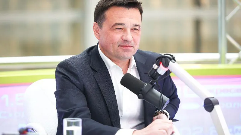 Андрей Воробьев пожелал первоклассникам с удовольствием ходить в школу  