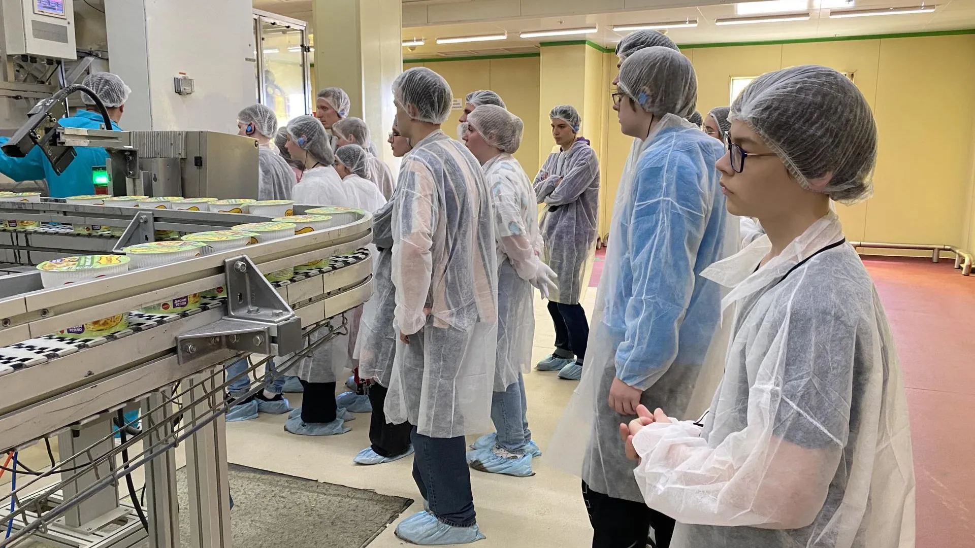 Школьники из Серпухова и Истры посетили предприятие по производству продуктов питания