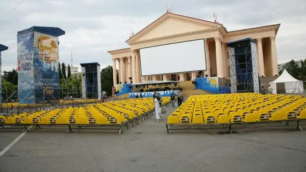 Посмотреть кино в Дубне можно будет прямо на улице