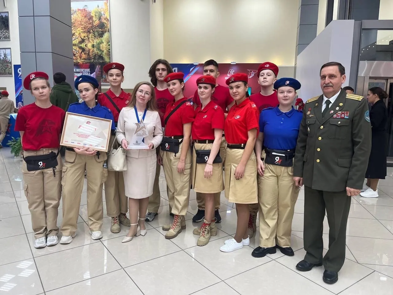 Егорьевские юнармейцы после награждения. Фото: vk.com/Юнармия Егорьевск