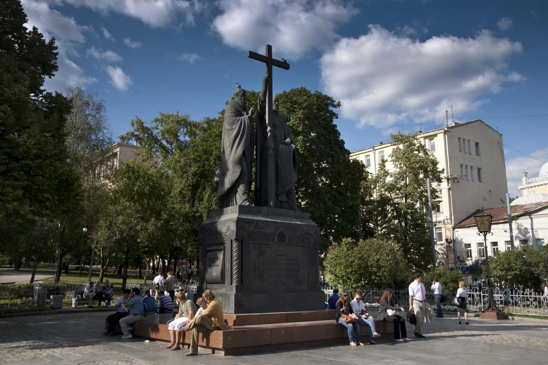 Konstantin Kokoshkin/Russian Look/ Памятник Кириллу и Мефодию в Москве