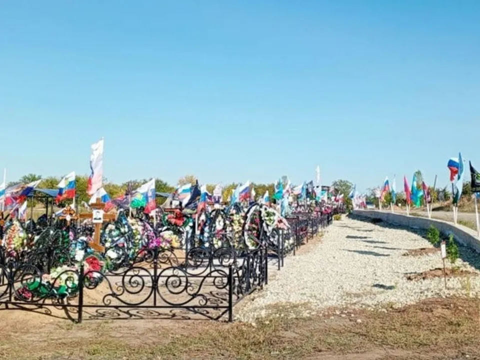 «Нелюди, которым не мешает ничего»: на воинском кладбище в Чебаркуле стали происходить возмутительные вещи