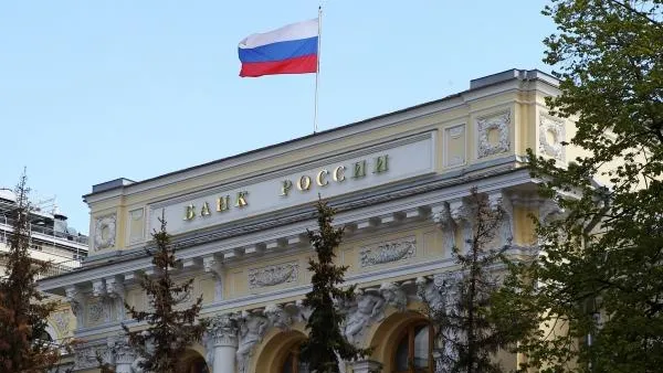Экономист Холод считает, что повышение ставки Банка России не поможет гражданам разбогатеть на вкладах