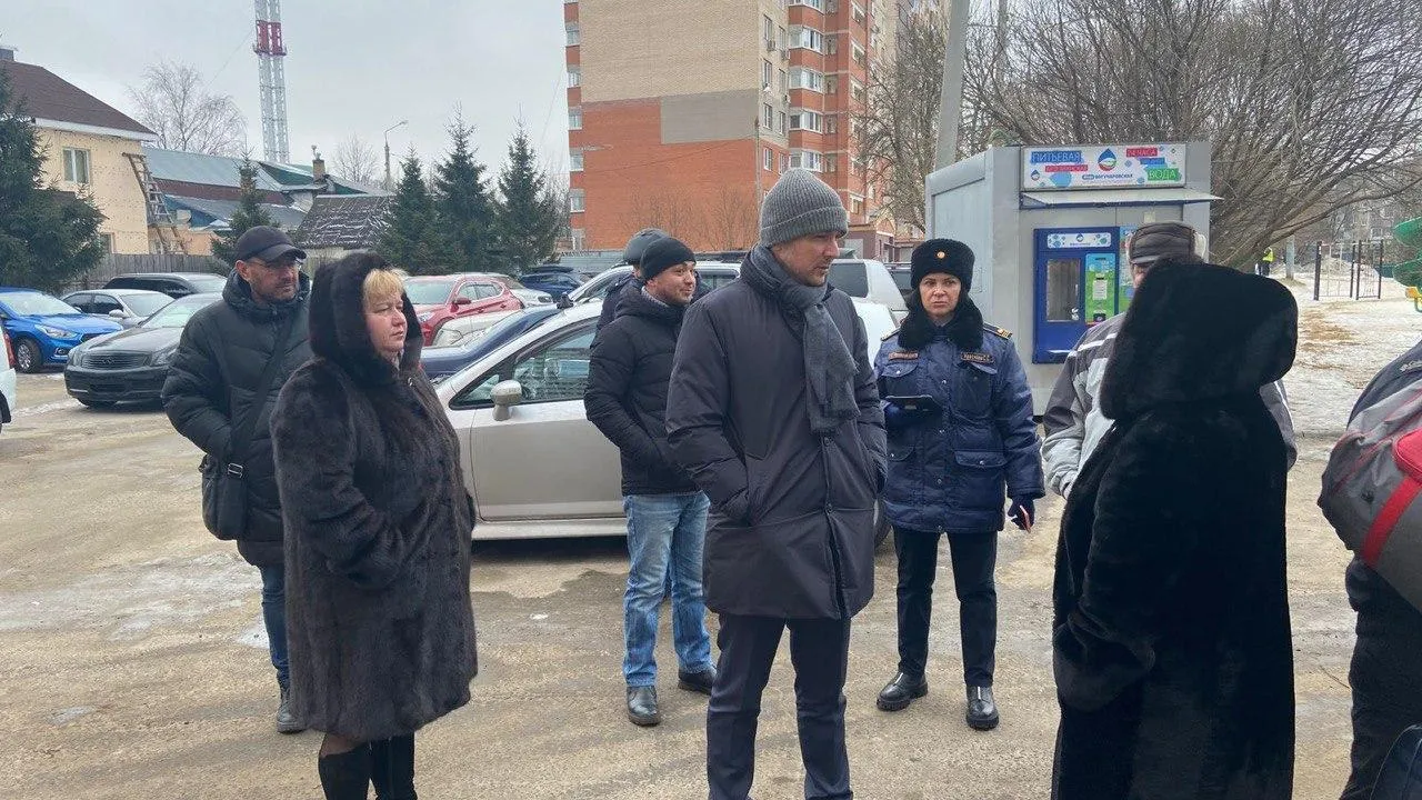 Подобные встречи с жителями округа позволяют оперативно решить практически любой вопрос