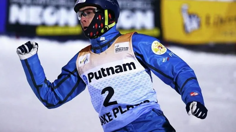 Братья Буровы из Подмосковья выиграли медали на этапе Кубка мира по фристайлу