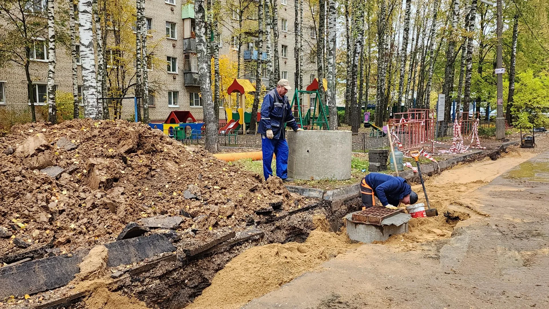 Ремонт дороги во дворе дома № 3 в квартале Маяковского — Хавива Фонина