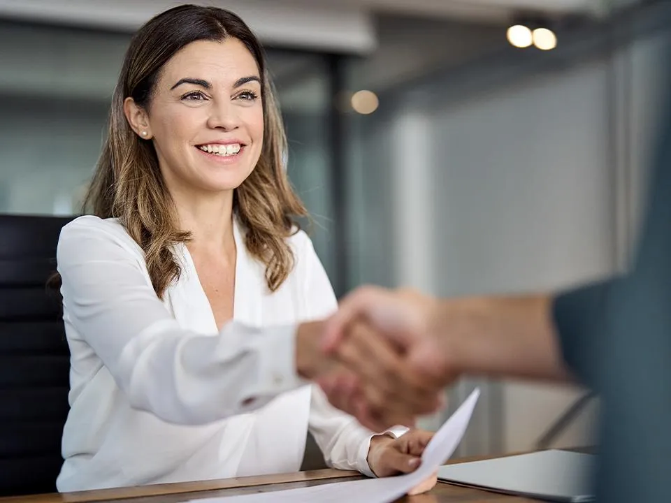 Козерогам, Близнецам, Скорпионам и Водолеям нужно менять работу до конца января — и вот почему