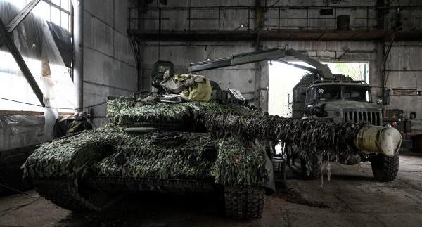 Боец Столичный: на Донецком направлении танк выстрелил на 13,3 км