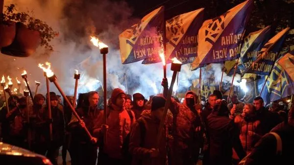 Украинские нацисты создали «Нацдружины», чтобы установить «порядок через силу»