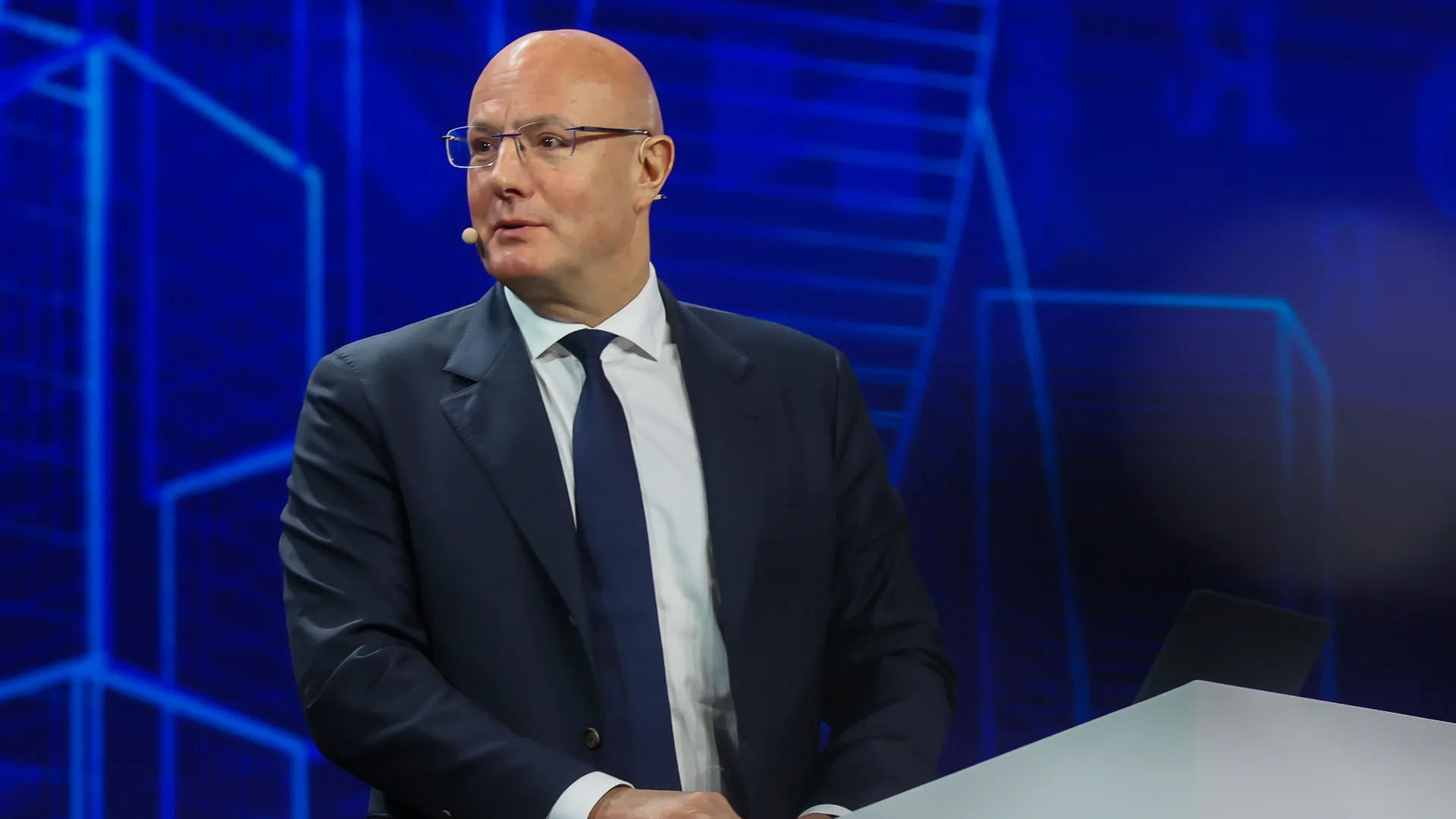 Андрей Воробьев обсудил продукты цифровизации на выставке-форуме «Россия»