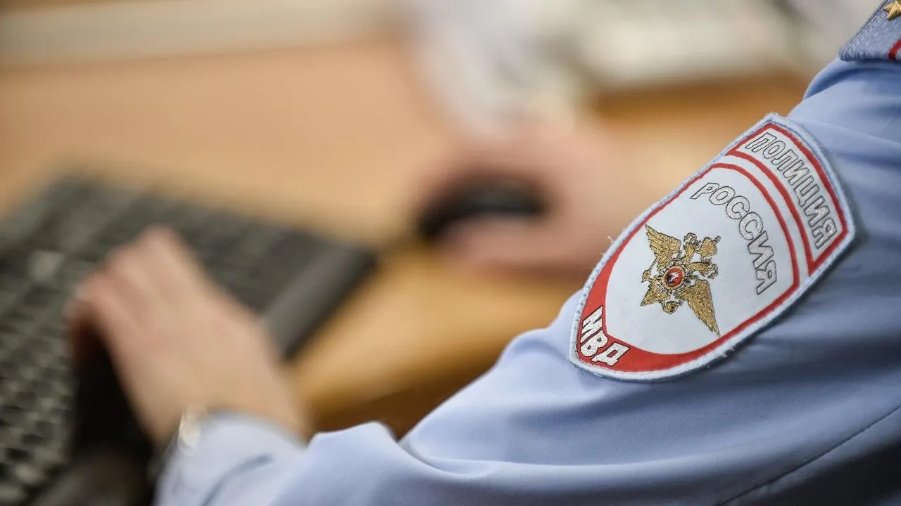 Авиадебошир укусил полицейского при задержании в Шереметьево