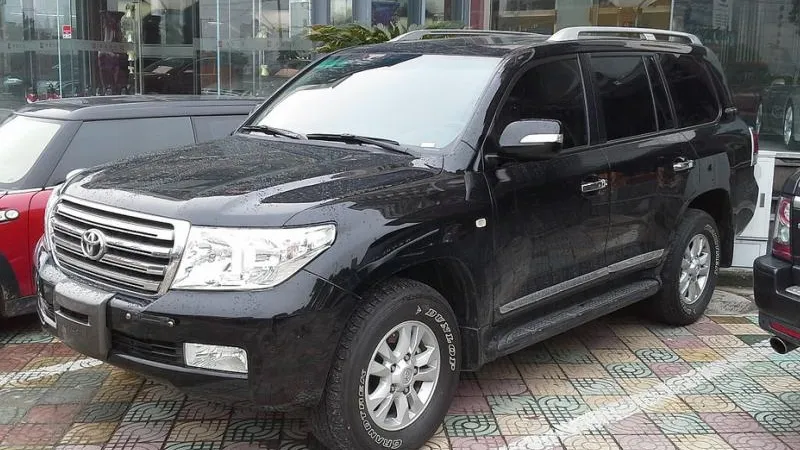 Автомобиль Toyota Land Cruiser за 3,5 млн рублей угнали в Видном