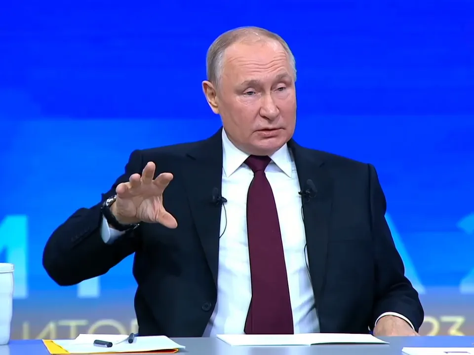 «Народный политик, который не стесняется говорить о проблемах»: о чем скажет Путин на прямой линии