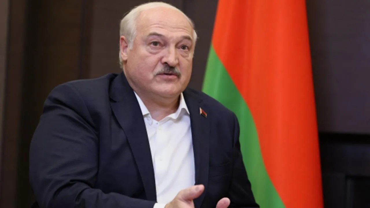 Лукашенко уверен в том, что в Петербурге не умеют обслуживать белорусские автобусы