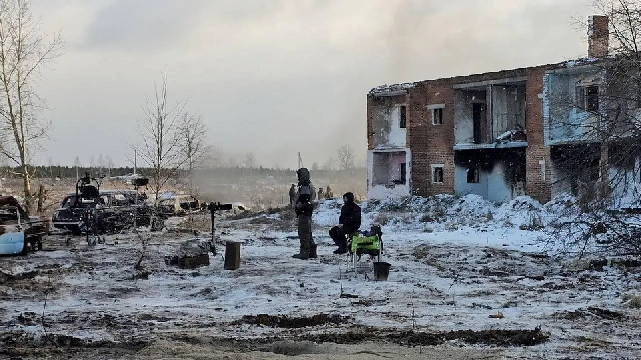 «Войны меняются, а человек остается»: заброшенная деревня Подмосковья ожила в кадре