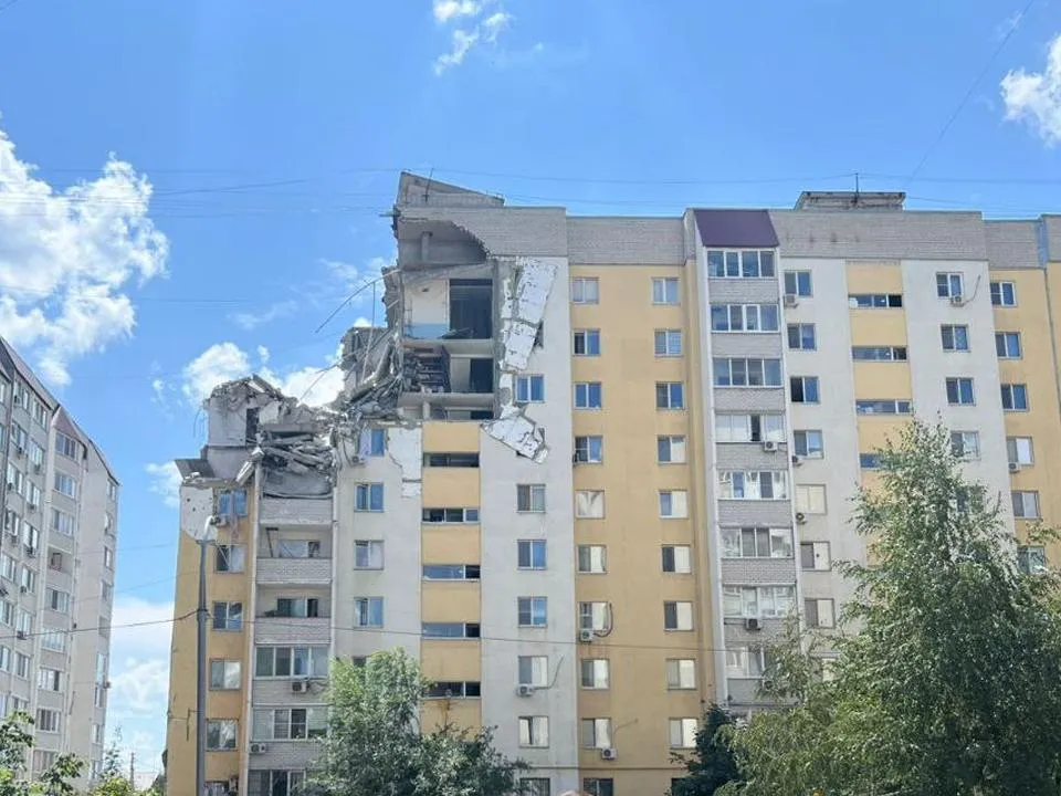 «Это точно не газ»: минимум 256 человек пострадали при взрыве в Саратове, есть погибшие — очевидцы рассказали о трагедии