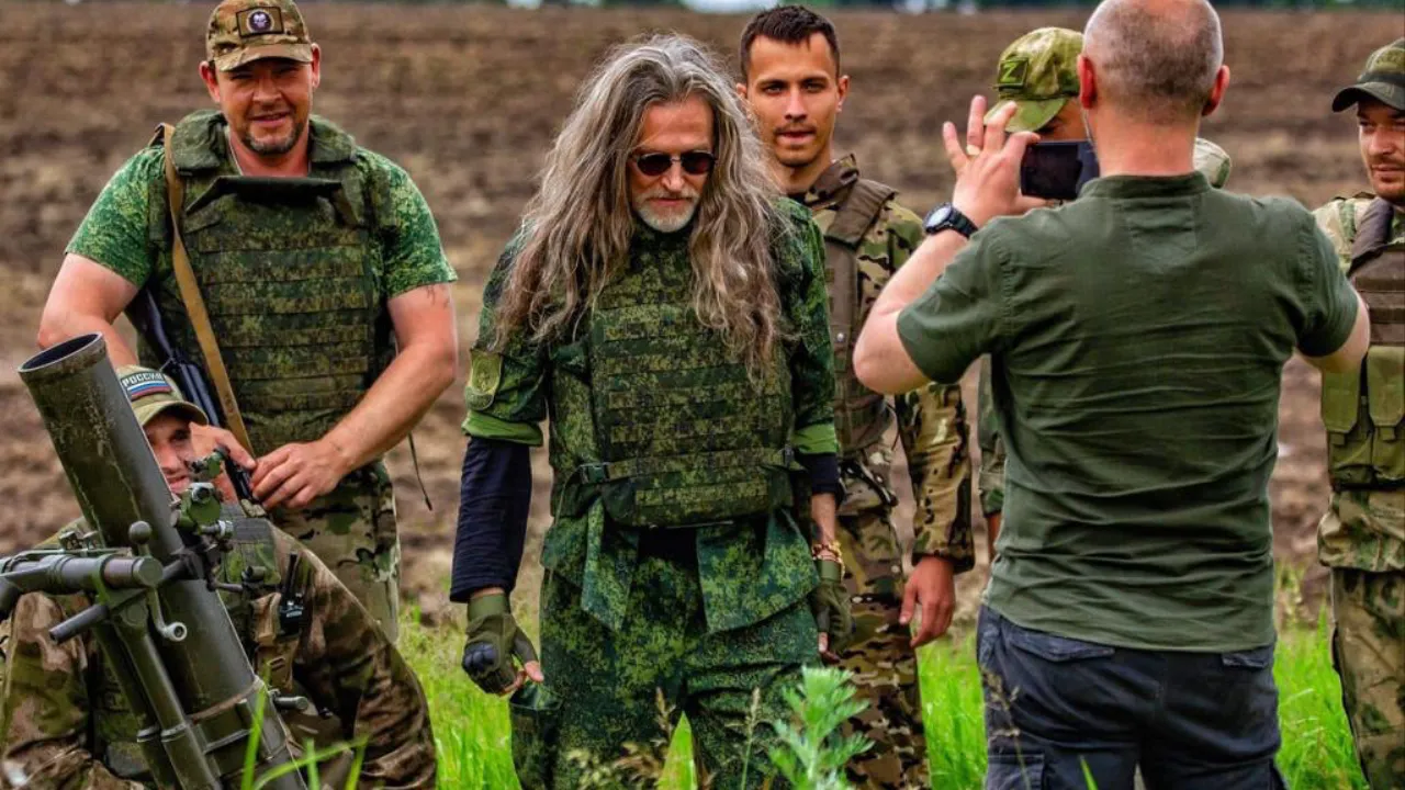«Нацизм безжалостно и жестко вырезаем»: Джигурда передал видеопривет с передовой