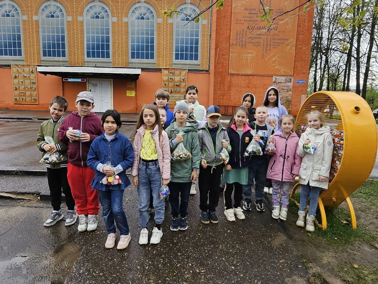 Фото: t.me/SCHOOLBIOPARTY