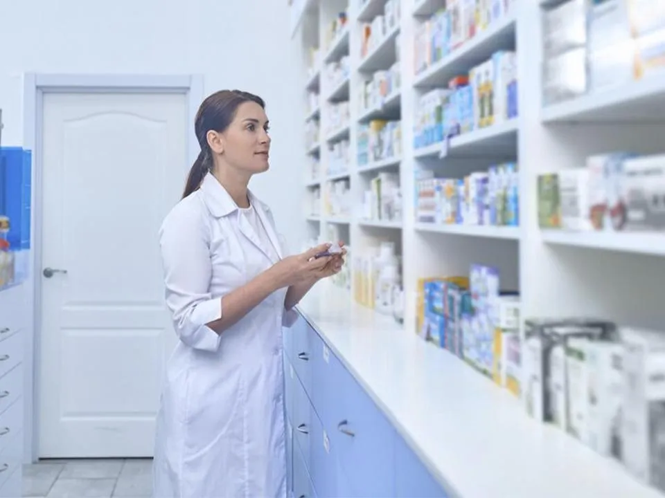 «Не собираются упускать возможность заработать»: выяснилось, какие лекарства могут подорожать в РФ