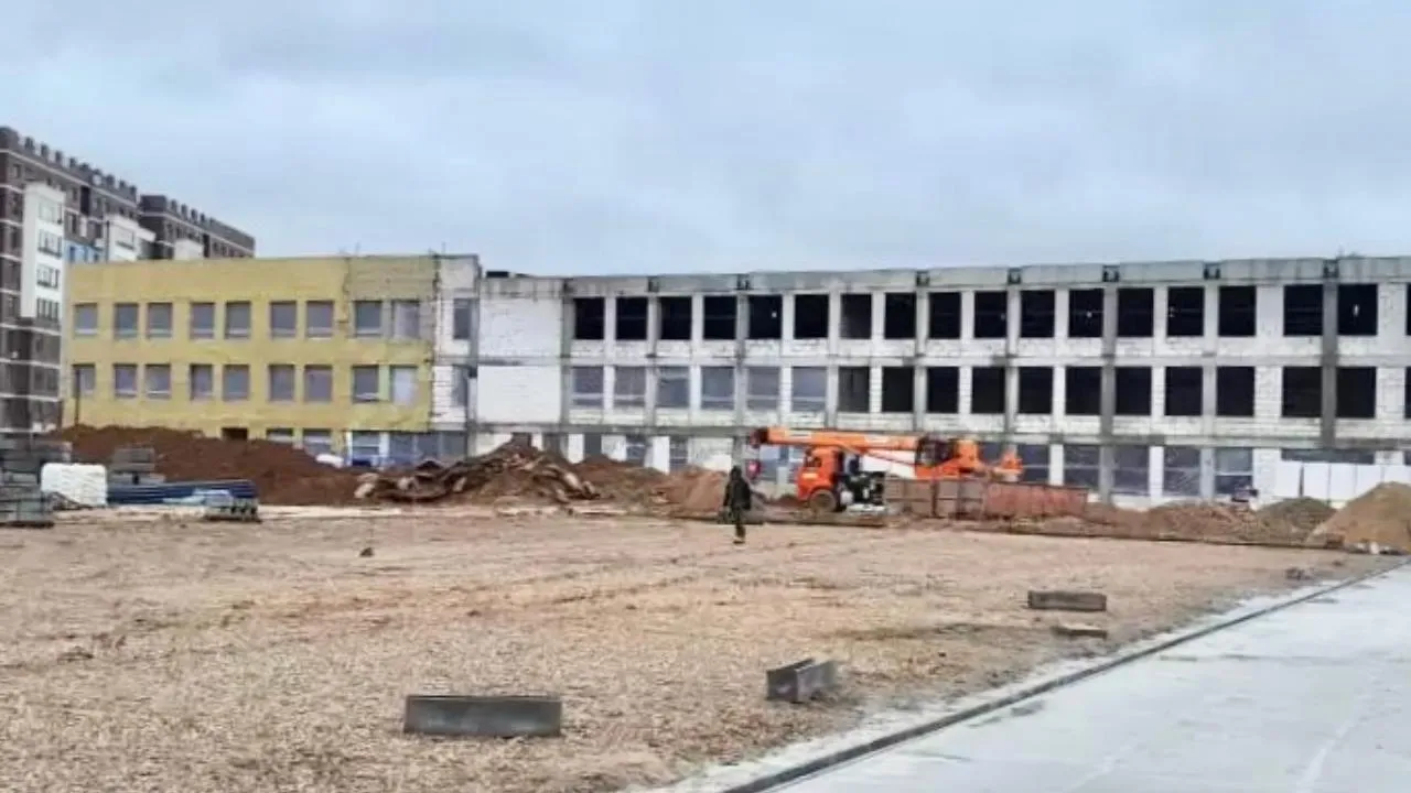 Половина работ по строительству новой школы уже завершена в подмосковном Красногорске