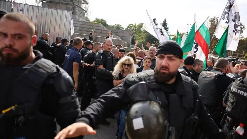 В Болгарии произошла потасовка между полицией и пророссийскими демонстрантами