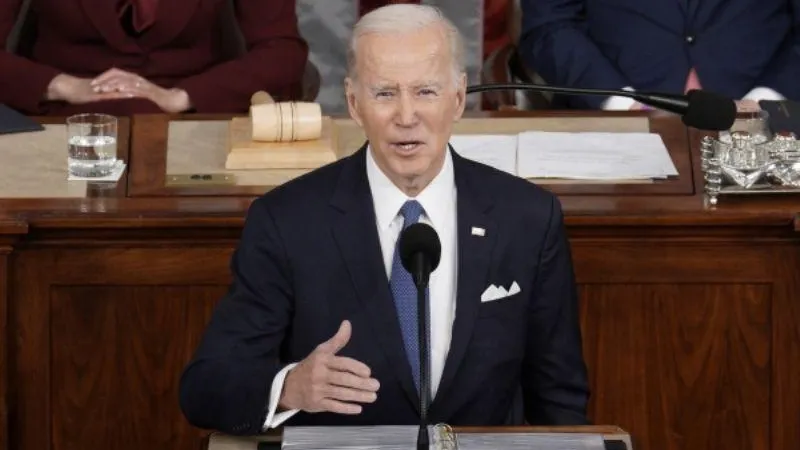 Американка потребовала извинений от главы Белого дома за усмешку в адрес ее погибших сыновей