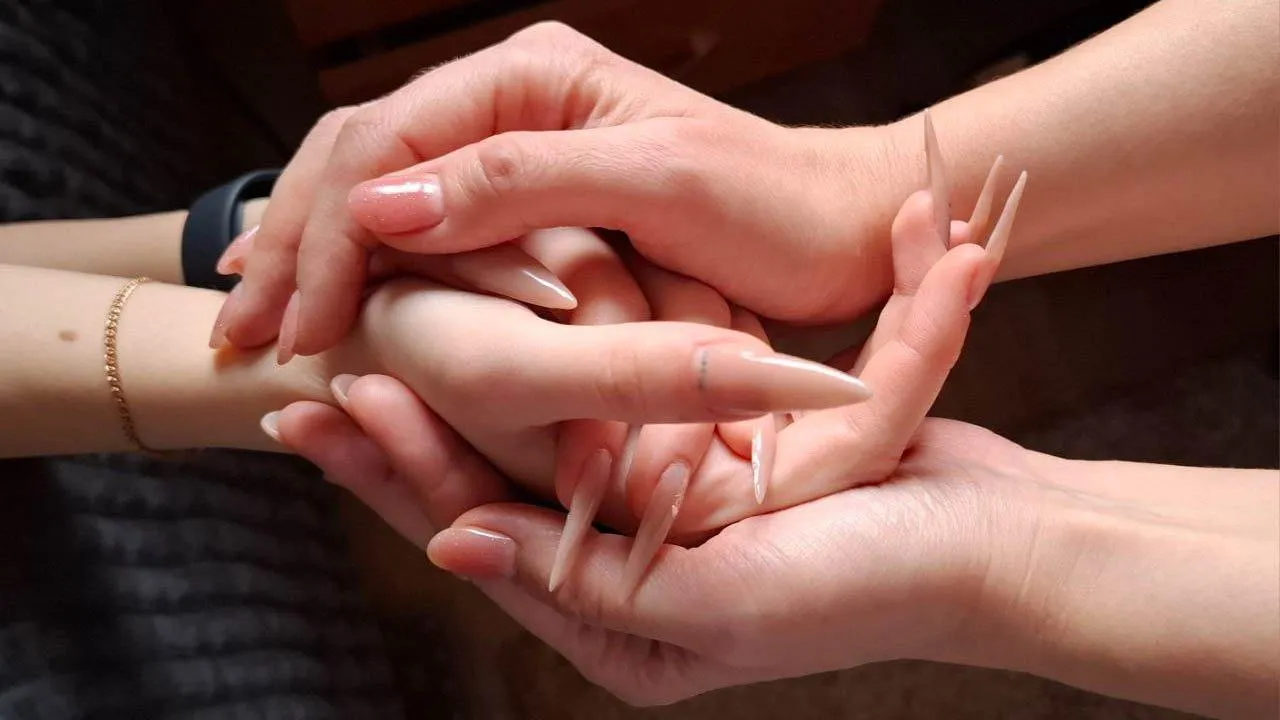 Ночная жизнь, отказ от еды и вечная апатия: это подростковый кризис или тревожный звонок? Мнение врача-психотерапевта