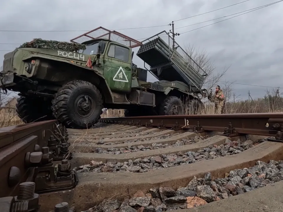 «Набились, словно сельди в бочке»: боец СВО рассказал, как ему пришлось прятаться в морге при штурме Изюма