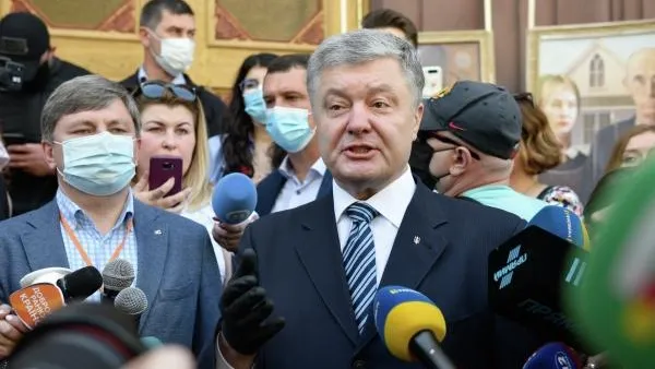 Экс-депутат Рады объяснил, почему Порошенко перешел на русский язык в ходе допроса