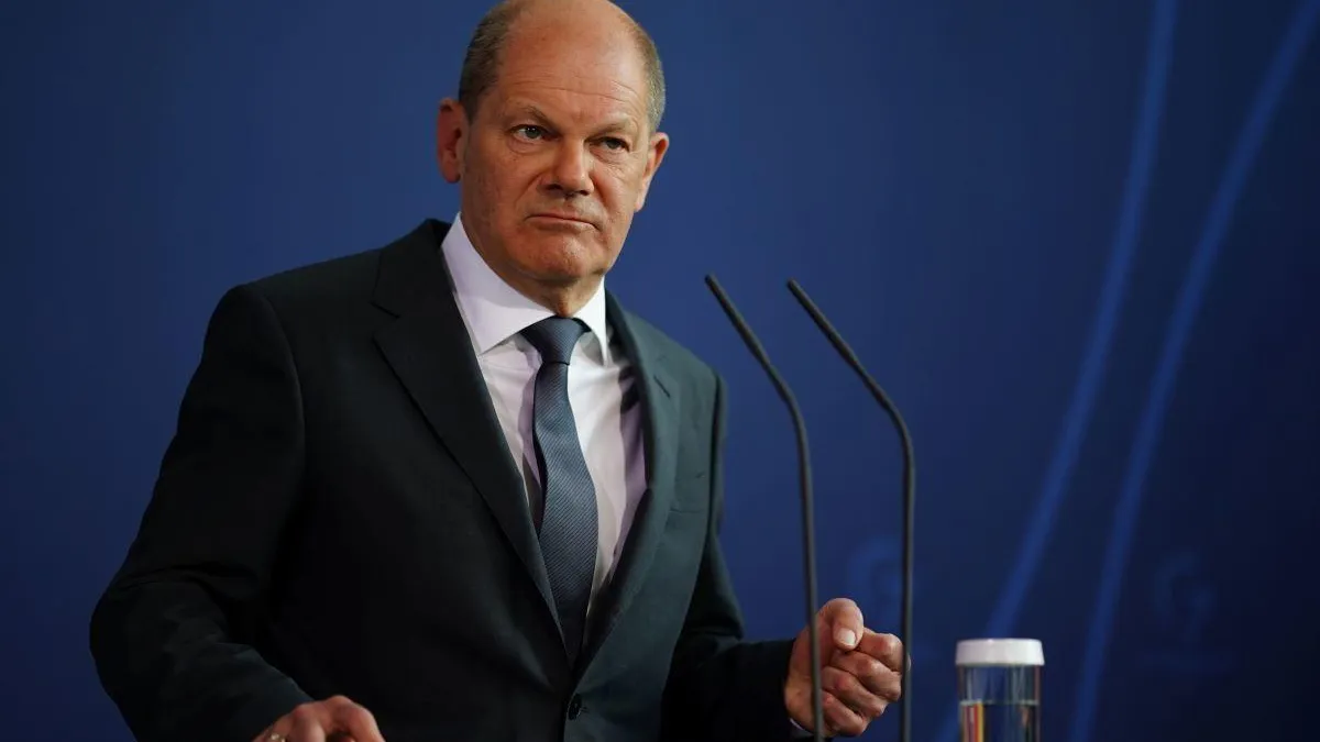 Толпа в Германии чуть не избила Шольца из-за Украины, назвав его «поджигателем войны»