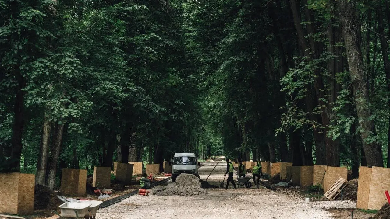 В  Центральном парке культуры и отдыха  округа Щелково развернуты масштабные мероприятия по улучшению инфраструктуры
