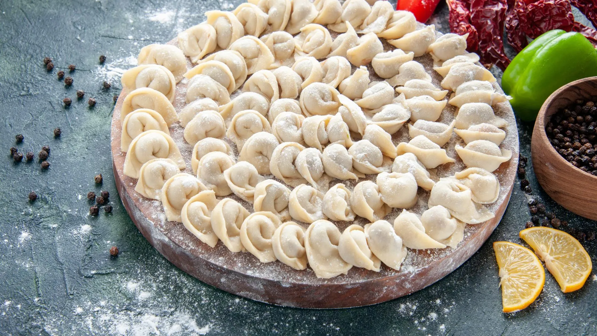 Эксперт Лялина перечислила способы определить безопасные пельмени