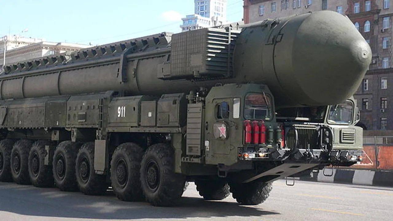 Европейцы не просто так боятся ядерной войны: эксперты допустили фронтальное столкновение России и Европы на Украине