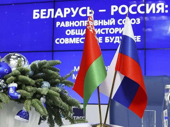 Россия и Белоруссия могут создать военный блок по типу Варшавского договора