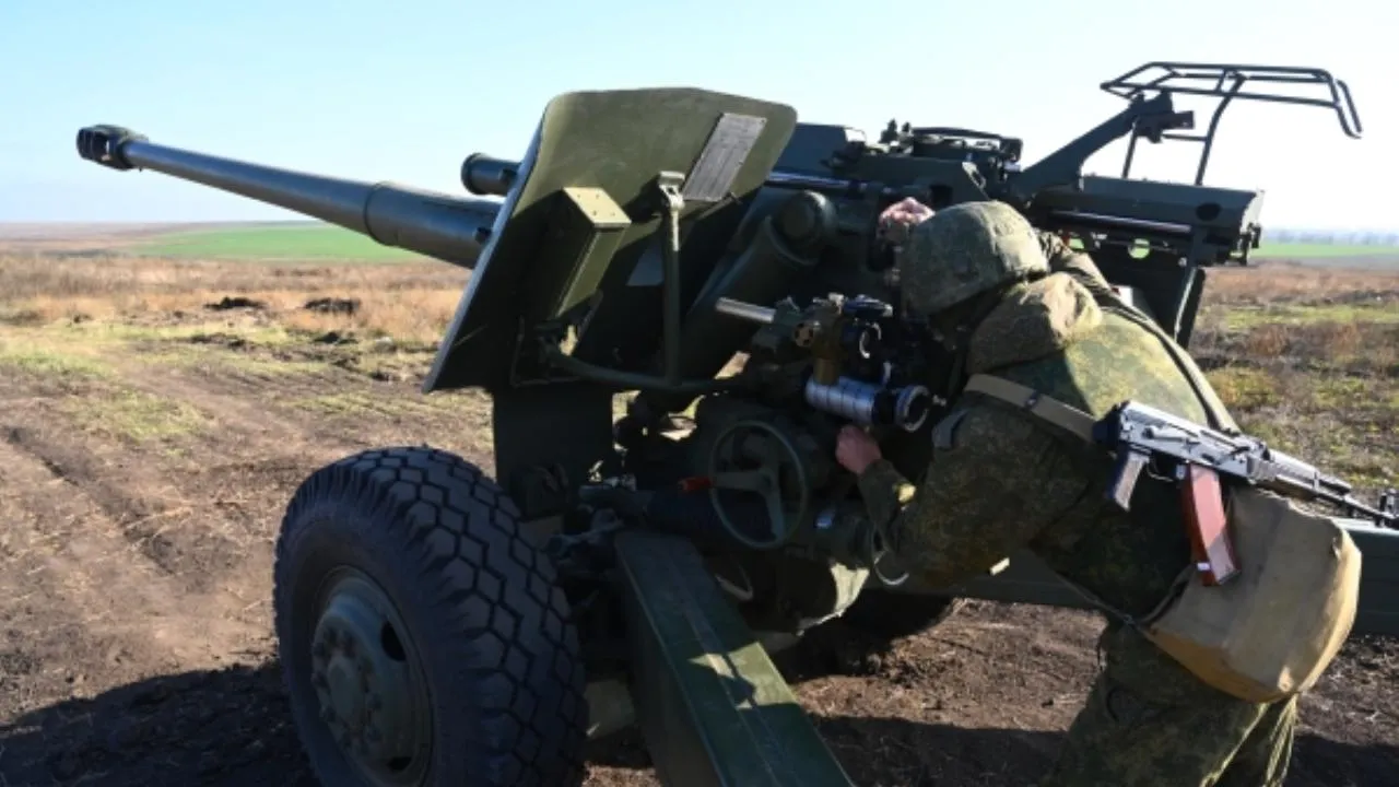 Российские артиллеристы уничтожили две украинских БПМ в районе Серебрянского лесничества