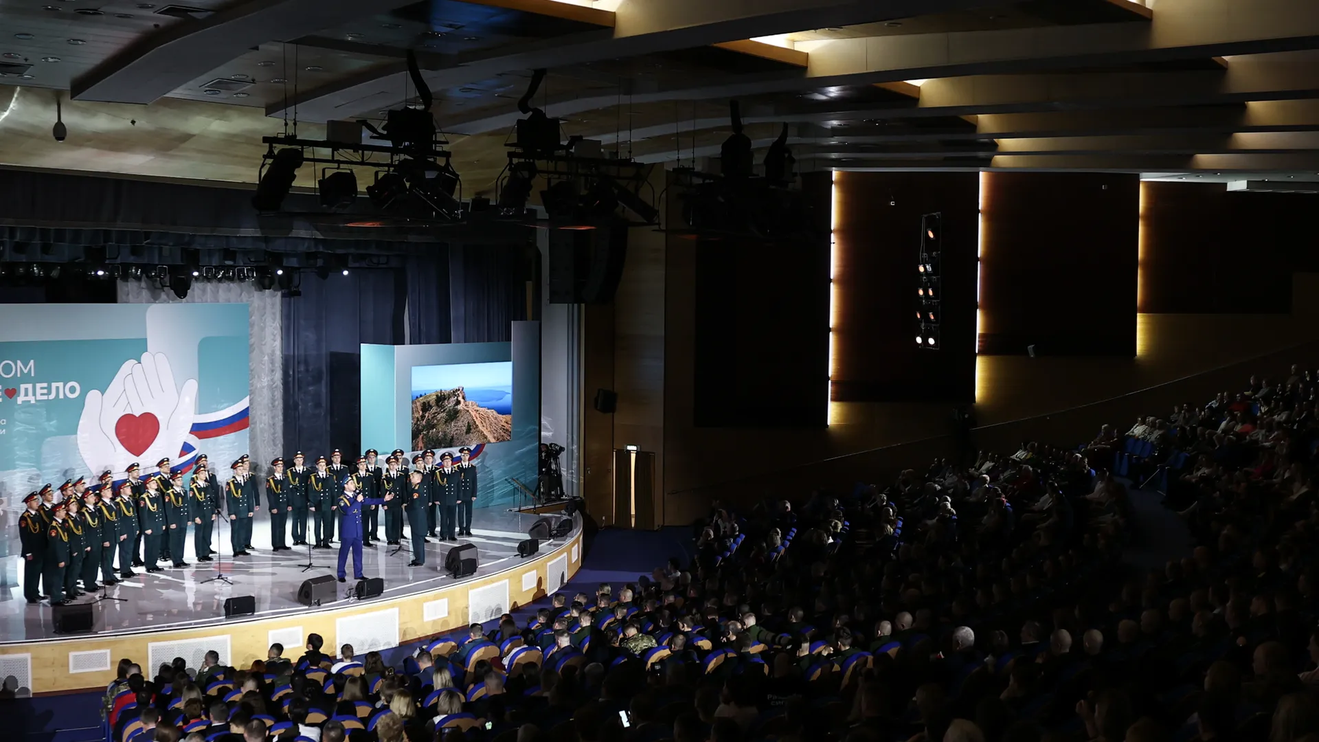 Лауреатами премии "Мы рядом. Доброе дело" стали 70 человек