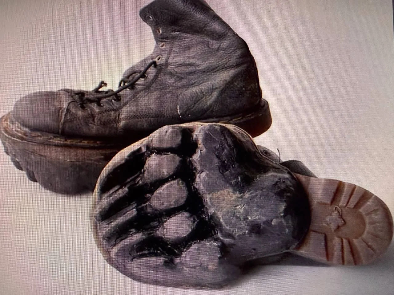 Те самые сапоги, которые может купить любой на маркетплейсах. Фото: REGIONS/Наталья Дорофеева