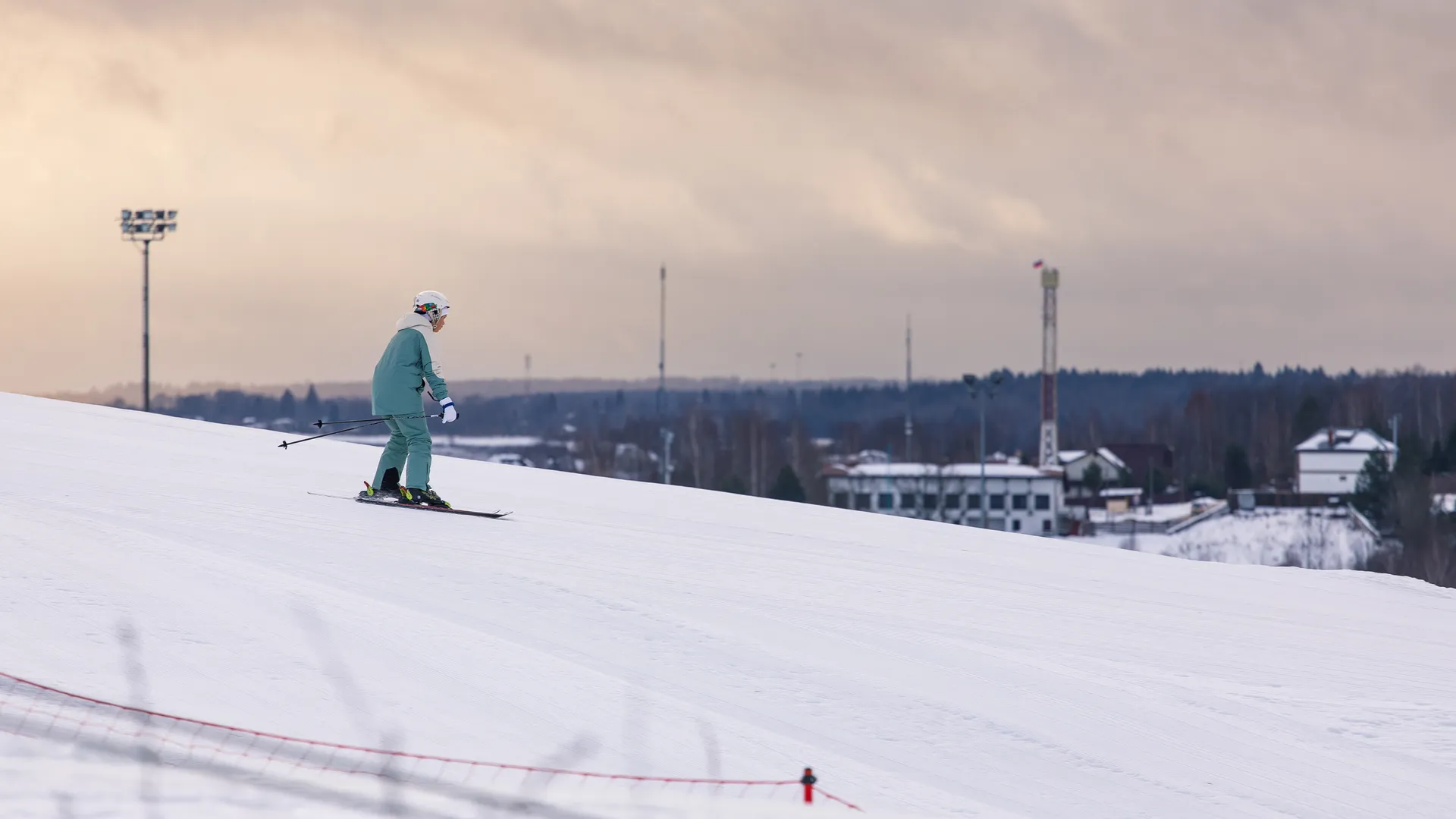 «Читать Пушкина в оригинале»: с необычной просьбой к почетной жительнице Реутова обратился немецкий лыжник