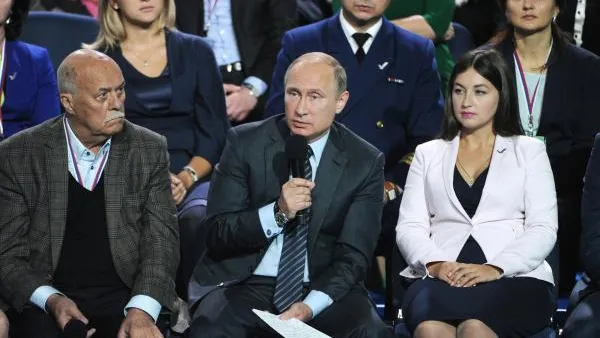 Путин: мы примем серьезные меры по решению проблем в здравоохранении