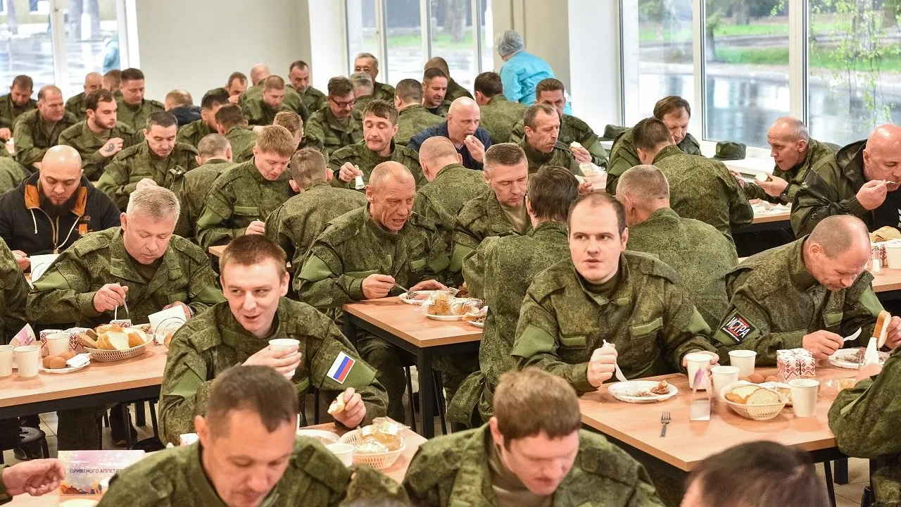 Желающие поступить на военную службу по контракту могут обратиться в пункт отбора в Балашихе