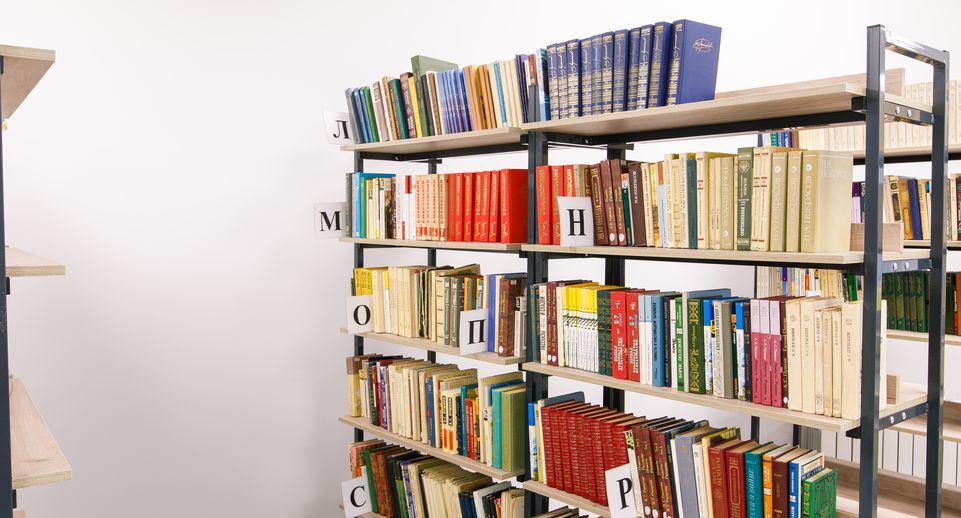 Доцент НГМУ Качкин предложил искать друзей после 40 лет в книжных клубах