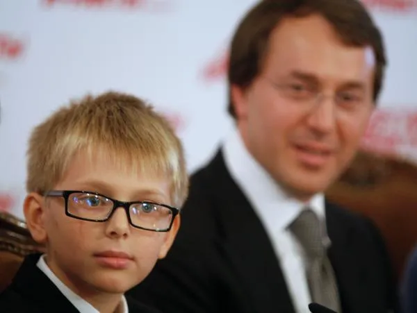 Бизнесмен Руслан Байсаров с сыном Дени