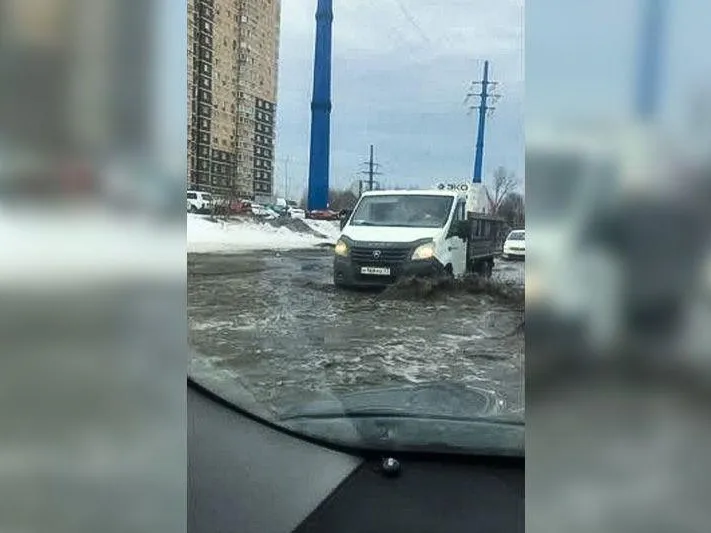 Автомобили плывут: постоянные потопы сводят с ума жителей Долгопрудного
