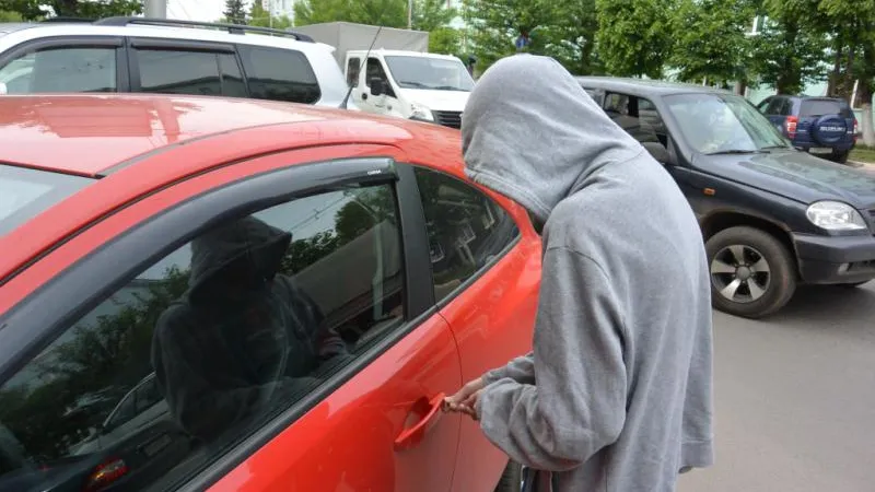 Автоугонщика в Дзержинском задерживали с погоней