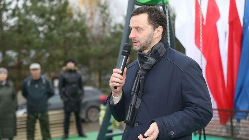 В селе Верхнее Мячково отрыли детский игровой комплекс