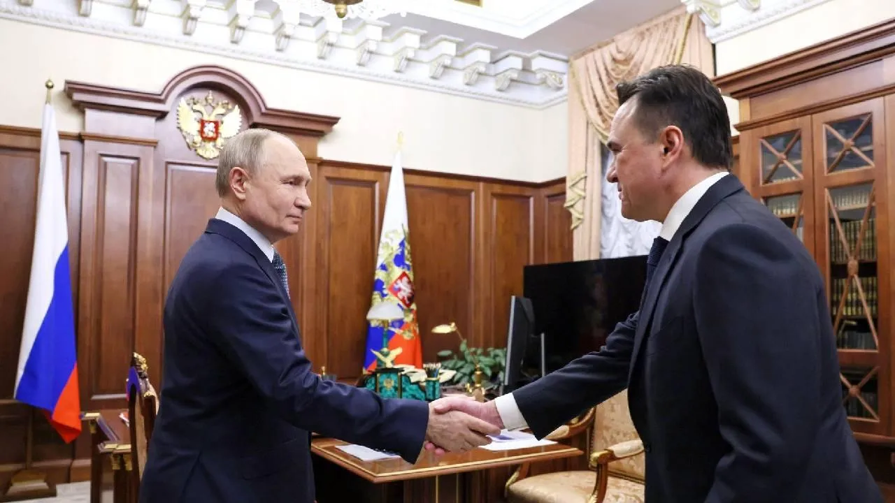 Воробьев рассказал Путину о строительстве новых школ в 2025 году и соцгарантиях учителям Подмосковья