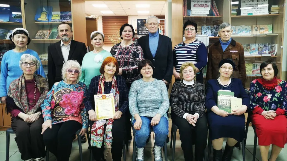 Участники литературно-музыкального вечера «Бессмертных звезд Руси безмерное сиянье». Фото: t.me/biblioteki_reutov