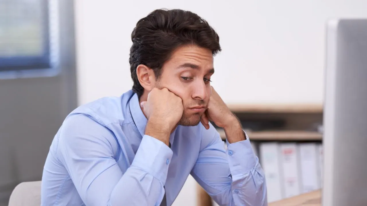 К 40-50 годам — инвалид: врач назвал убийственную привычку офисных работников