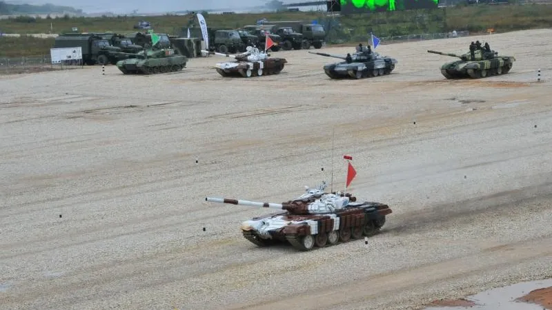 Голуби, танки, спирт: топ самых необычных видов спорта в Подмосковье
