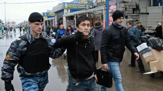 Свыше 50 мигрантов-нелегалов задержаны на рынке в Мытищах 